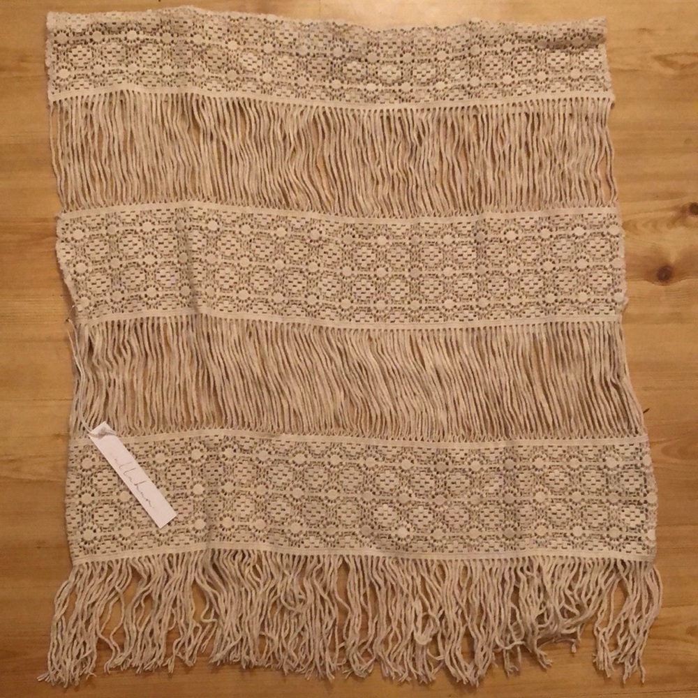 Crocheted lace top - Picture 4 of 4